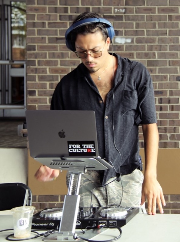 Daniel Báez DJing